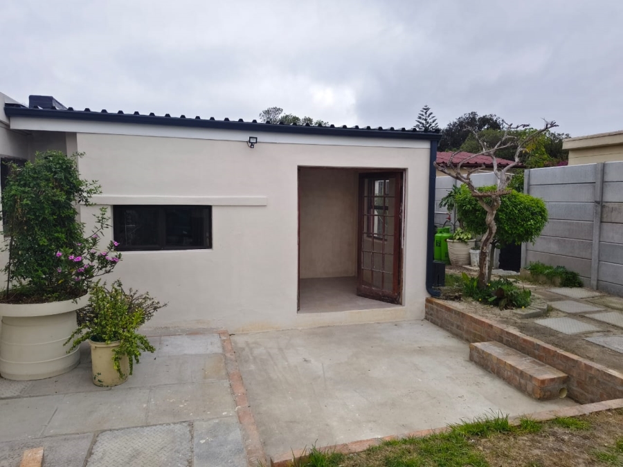 To Let 3 Bedroom Property for Rent in Sanddrift Western Cape